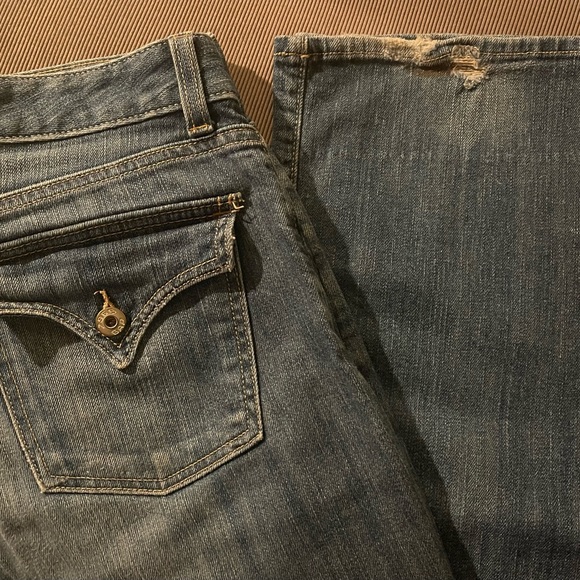 Distressed - Picture 6 of 6